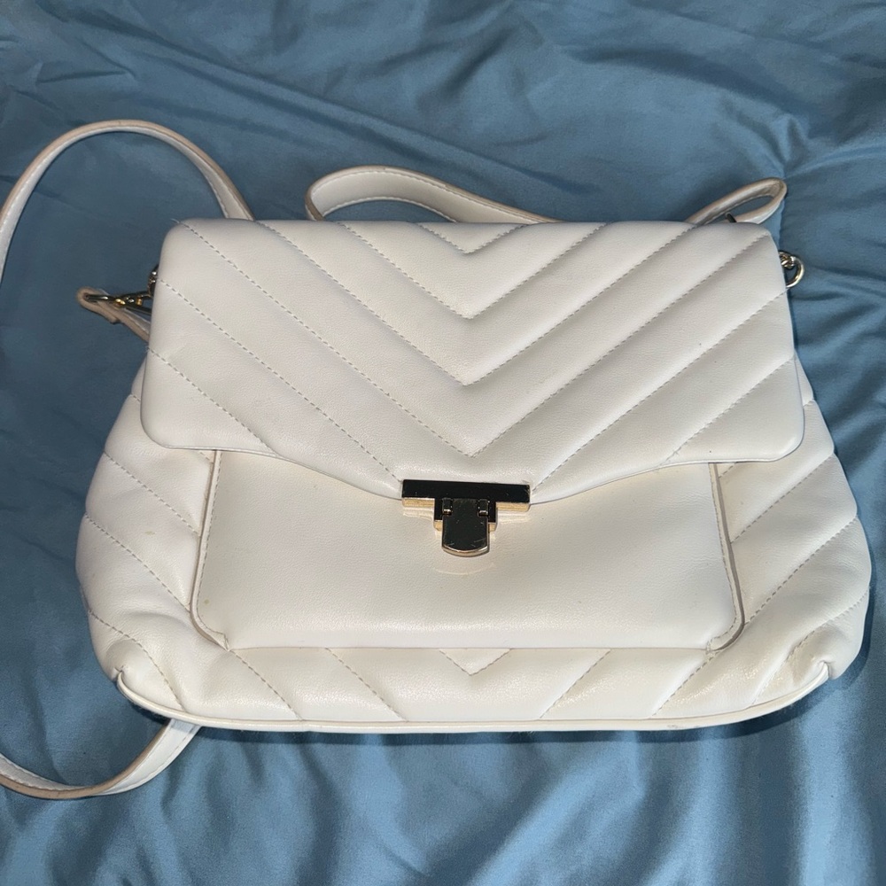 Elegant White Quilted Shoulder Bag